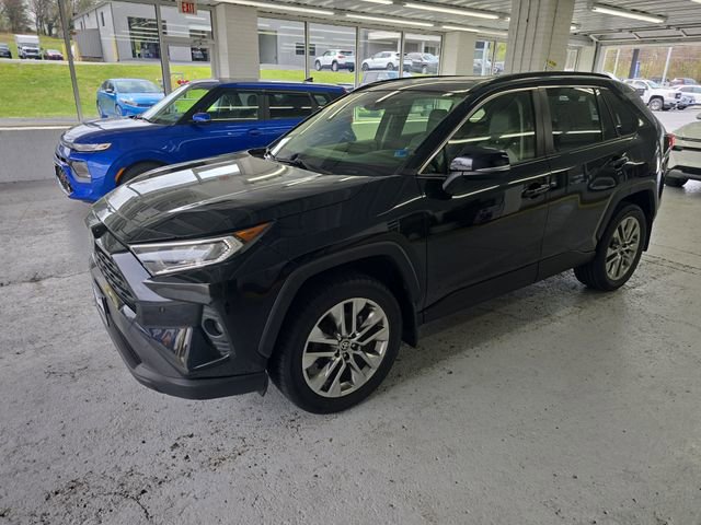 Used 2020 Toyota RAV4 XLE Premium AWD/4WD image 2