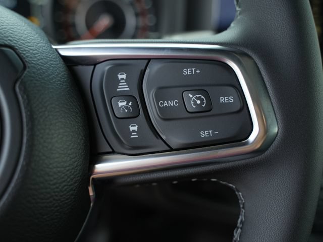 Used 2026 Jeep Wrangler Unlimited Sahara AWD/4WD image 30