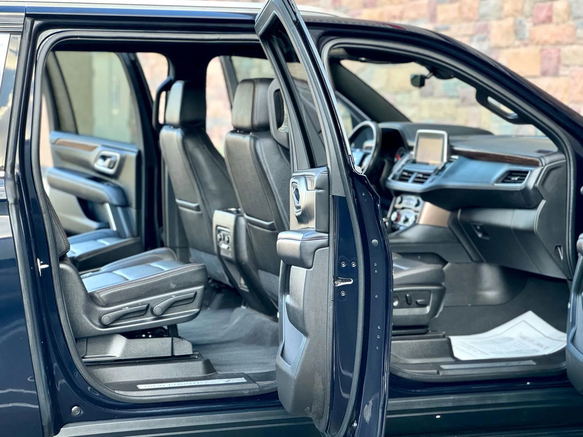 Used 2021 Chevrolet Suburban High Country AWD/4WD image 13
