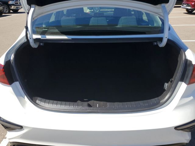 Used 2020 Kia Forte LXS FWD image 28