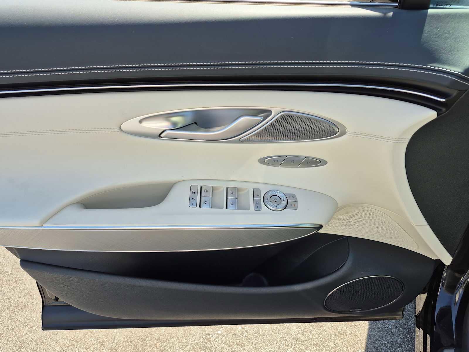 New 2025 Genesis Electrified GV70 Advanced w/ Prestige Package image 17