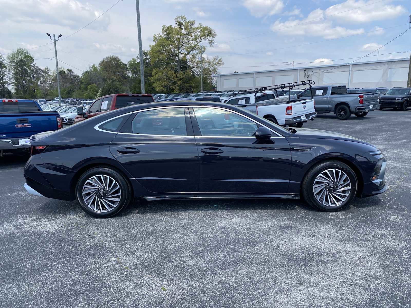 Certified 2025 Hyundai Sonata SEL image 4