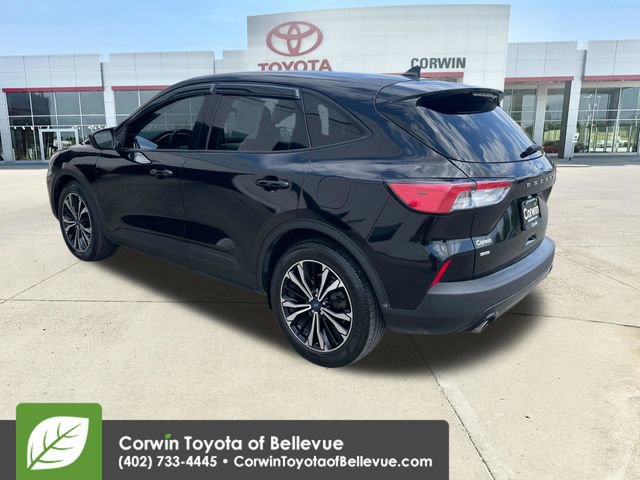 Used 2022 Ford Escape SE w/ SE Sport Appearance Package FWD image 3