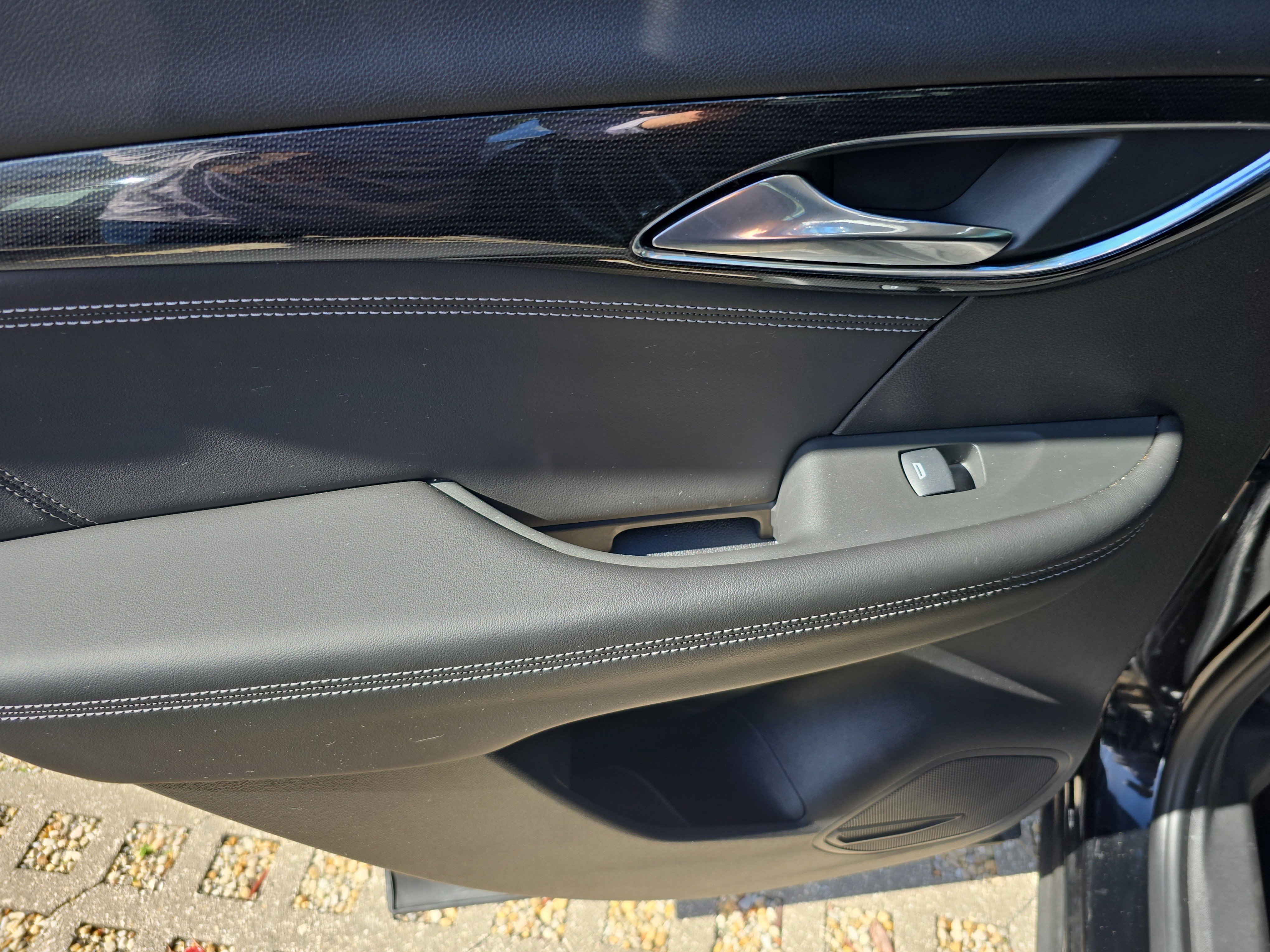 Used 2023 Buick Envision Essence image 11