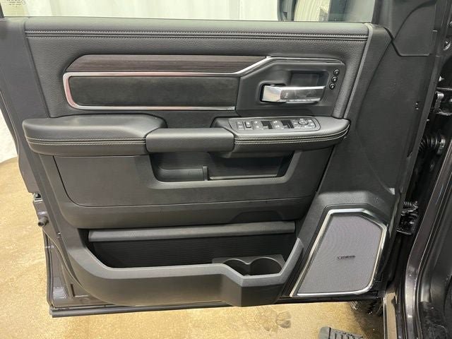 New 2026 RAM 2500 Laramie AWD/4WD image 14