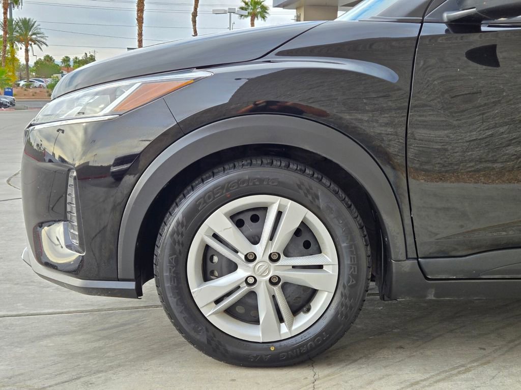 Used 2024 Nissan Kicks S FWD image 11
