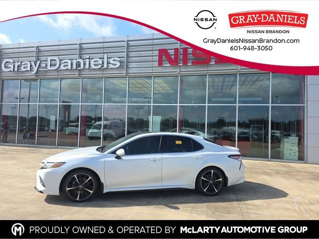 Used 2019 Toyota Camry XSE FWD image 1