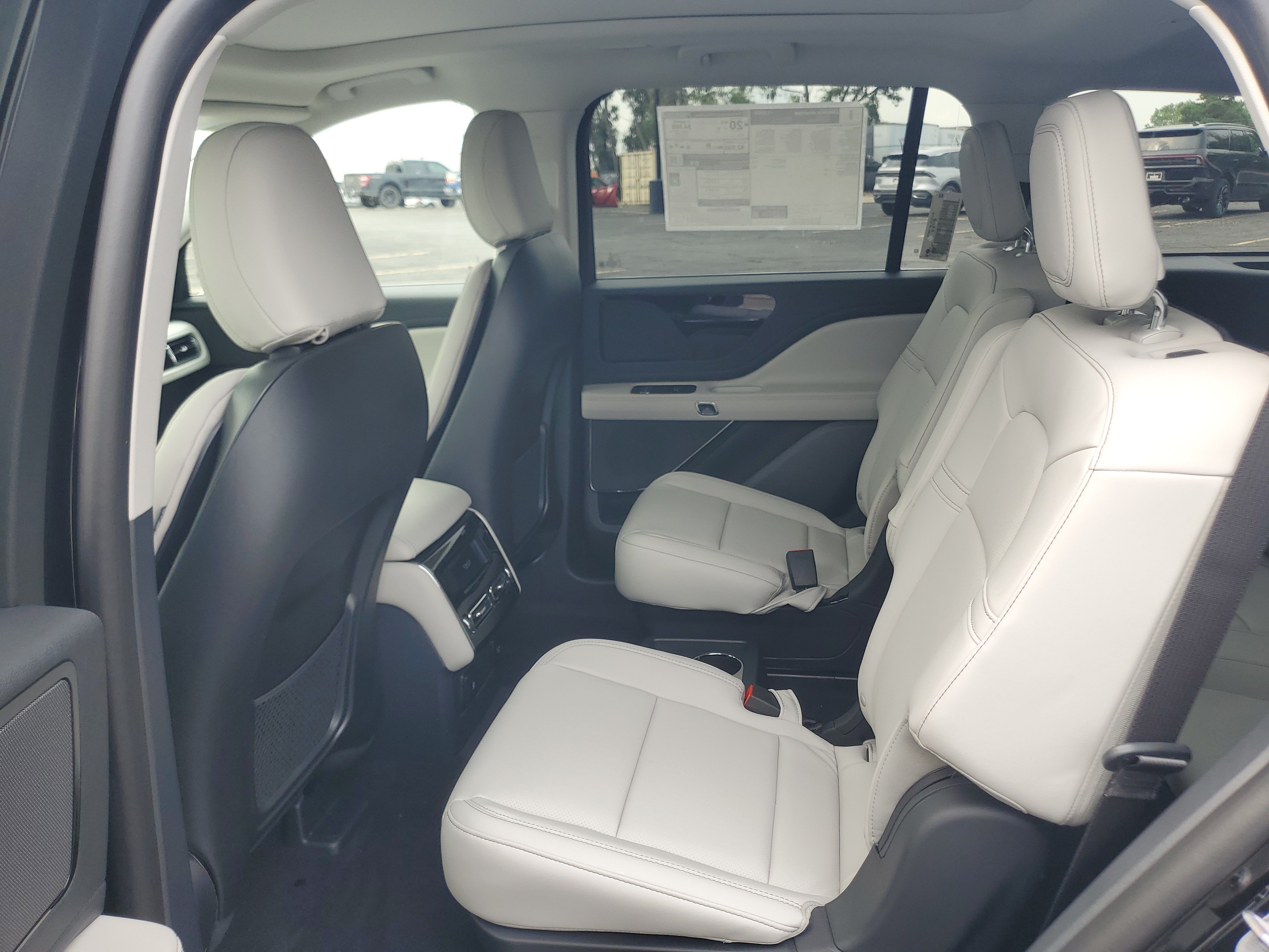 New 2026 Lincoln Aviator AWD image 23