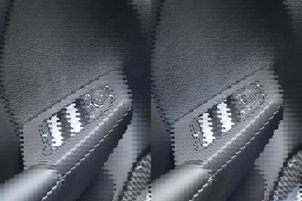 New 2026 Mitsubishi Outlander SE image 38