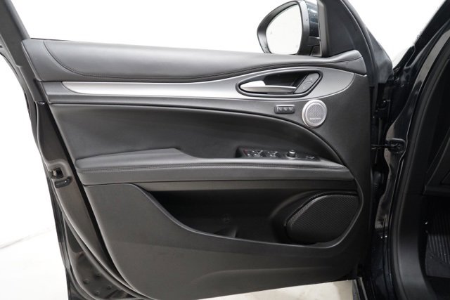 Used 2024 Alfa Romeo Stelvio Veloce image 17