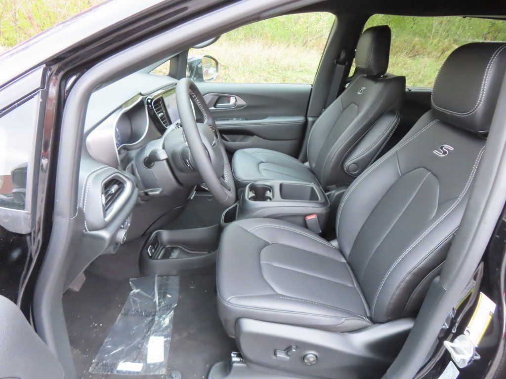 New 2026 Chrysler Pacifica Select w/ S Appearance Package AWD/4WD image 19