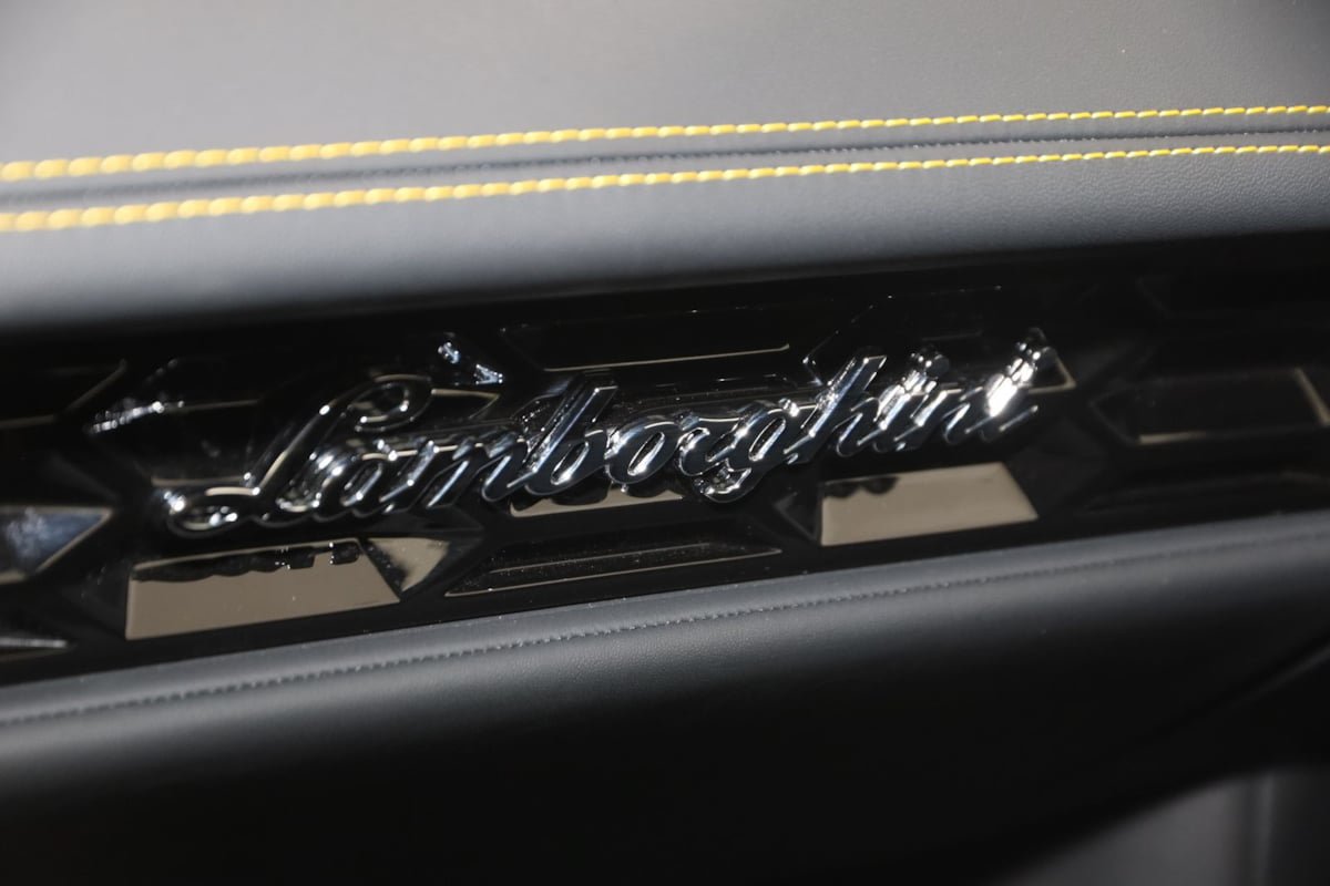 Used 2023 Lamborghini Huracan EVO RWD image 54