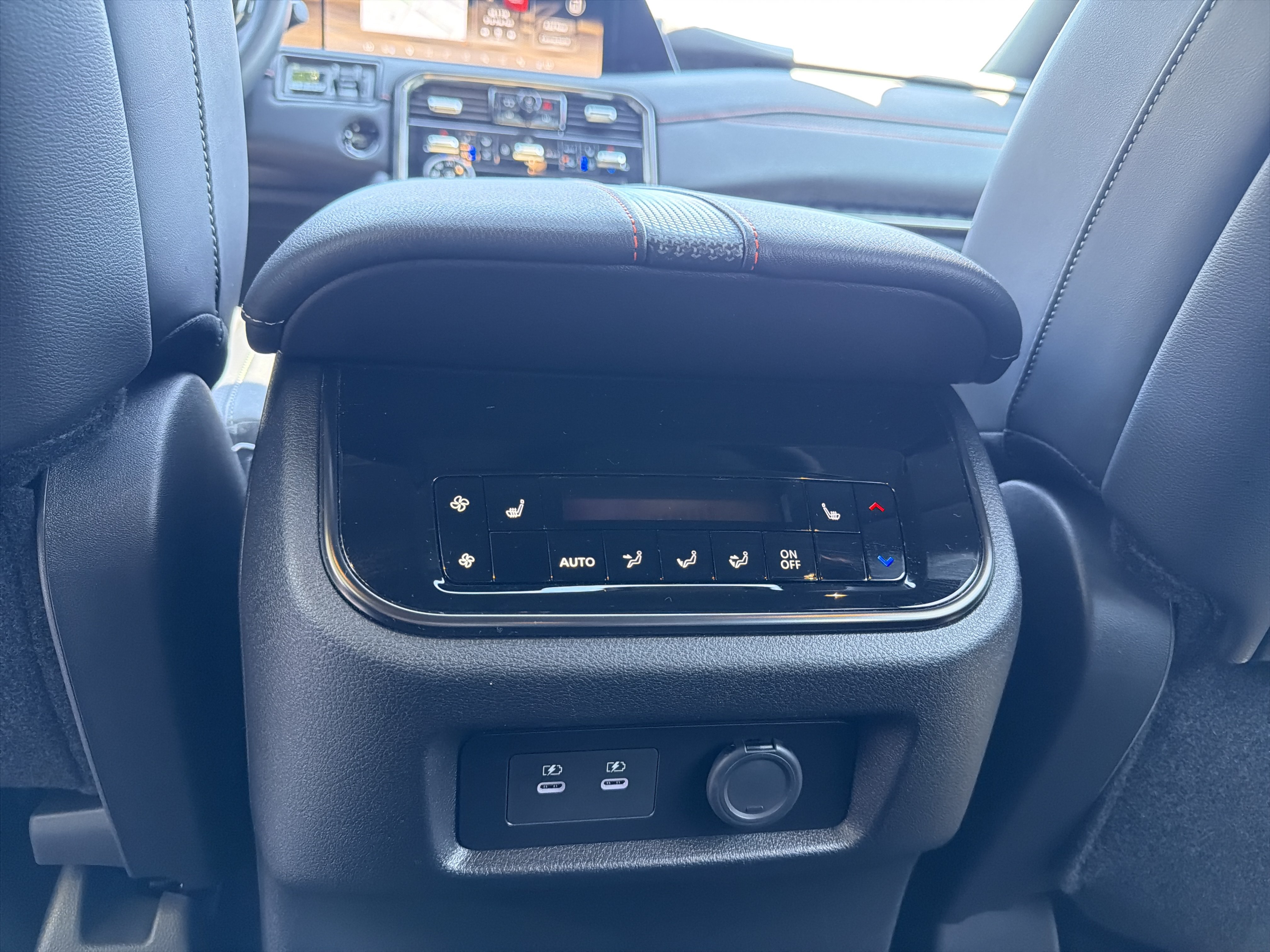 Used 2025 Nissan Armada PRO-4X w/ Pro-4X Premium Package AWD/4WD image 29