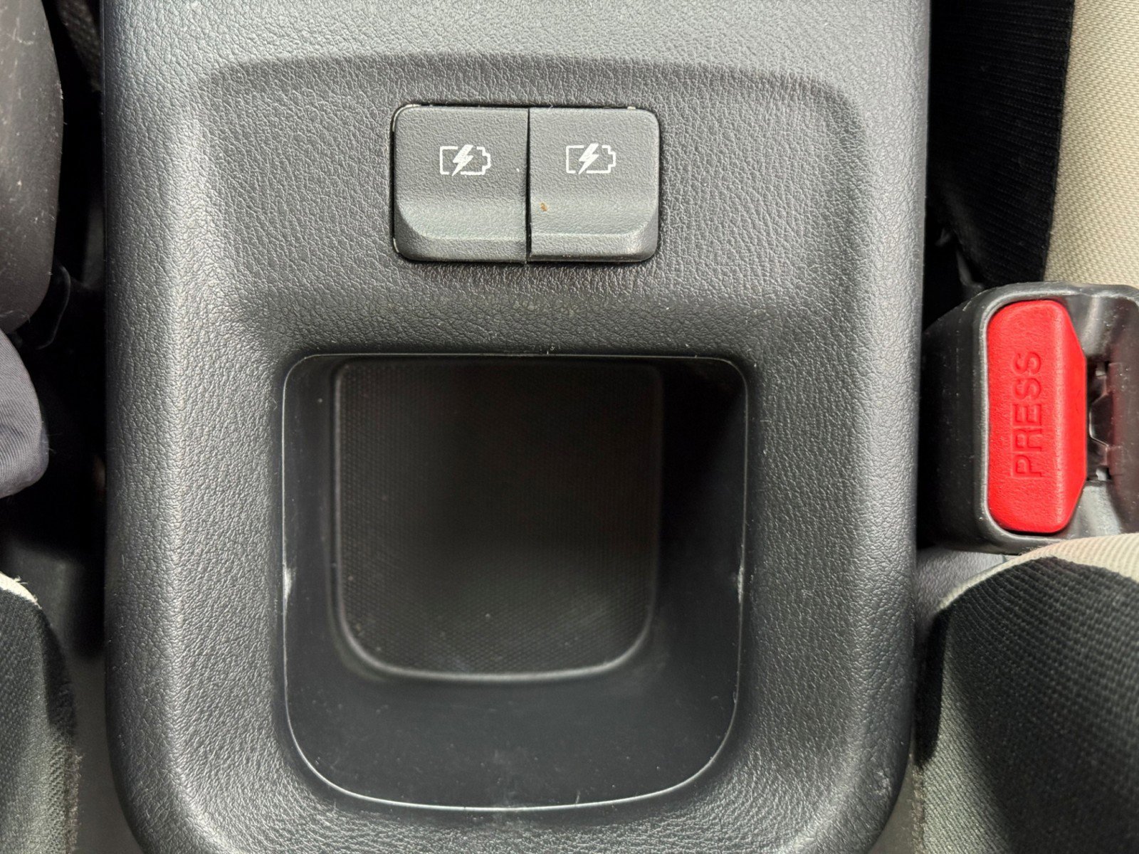 Used 2021 Nissan Versa SV image 27