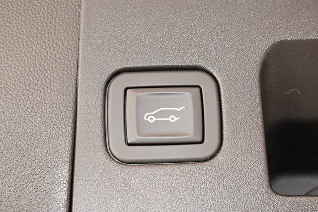 Used 2025 Cadillac XT5 Sportv w/ Technology Package AWD/4WD image 15