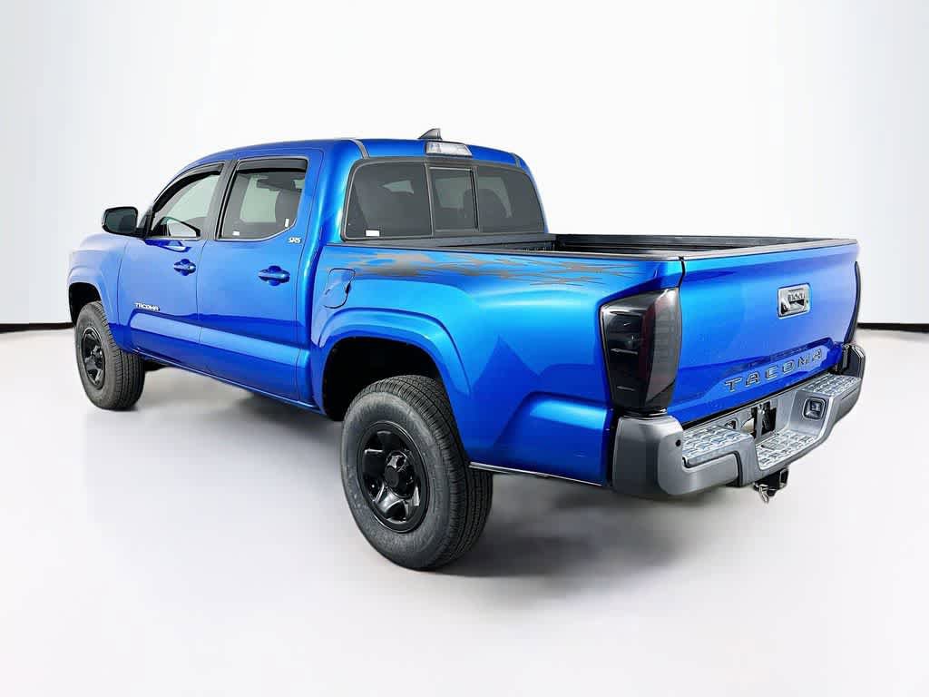 Used 2018 Toyota Tacoma SR5 RWD image 4