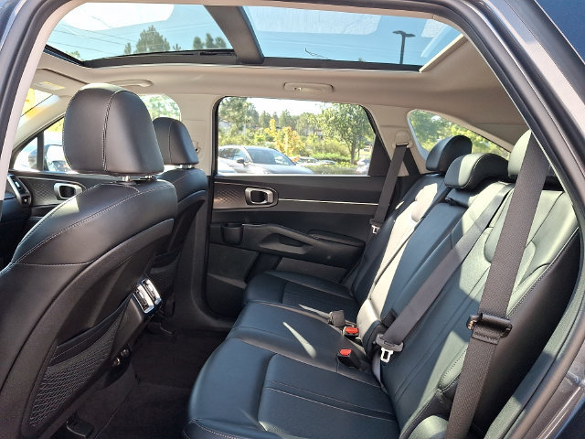 Certified 2023 Kia Sorento S w/ Panoramic Sunroof Package FWD image 13