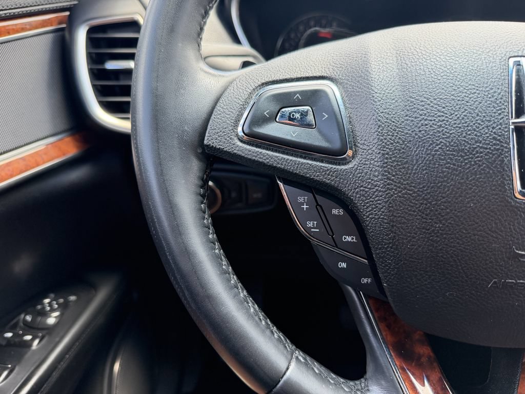 Used 2018 Lincoln MKX Reserve FWD image 12