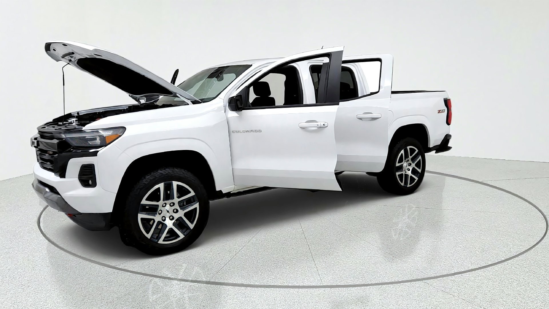 Used 2024 Chevrolet Colorado Z71 AWD/4WD image 9