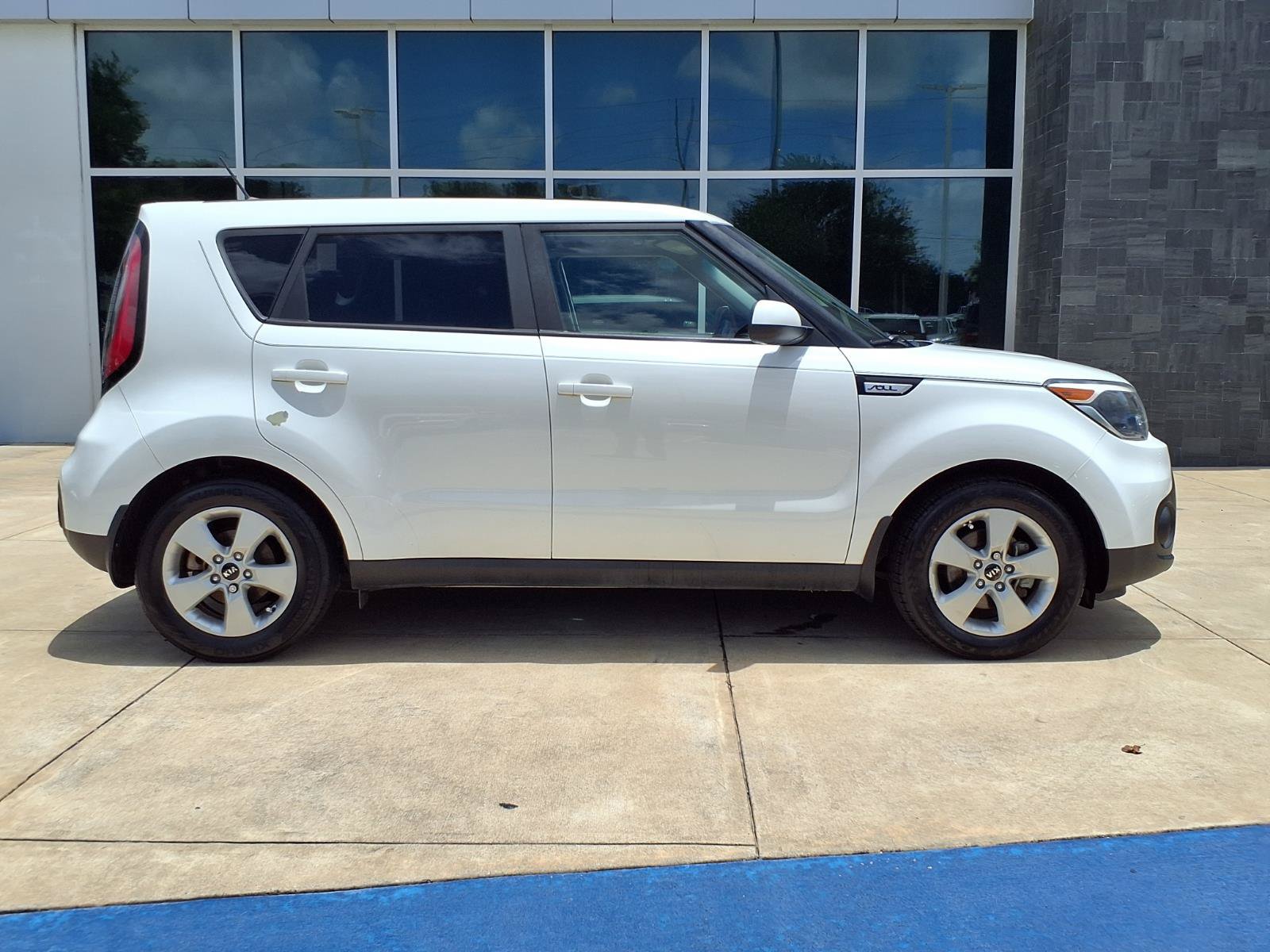 Used 2017 Kia Soul FWD image 24