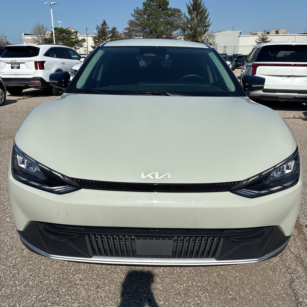Certified 2024 Kia EV6 Light AWD/4WD image 2