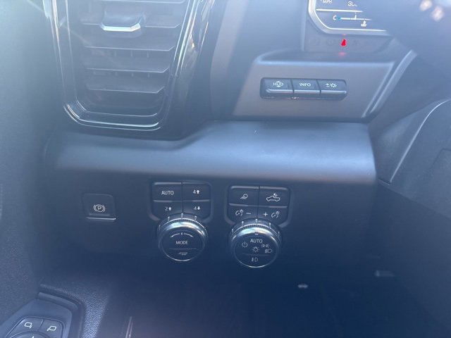 Used 2024 GMC Sierra 2500 AT4 w/ AT4 Premium Plus Package image 9