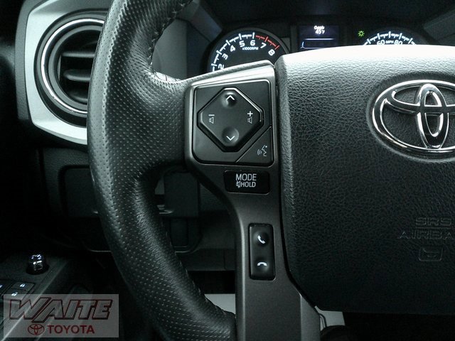 Used 2017 Toyota Tacoma TRD Sport image 13