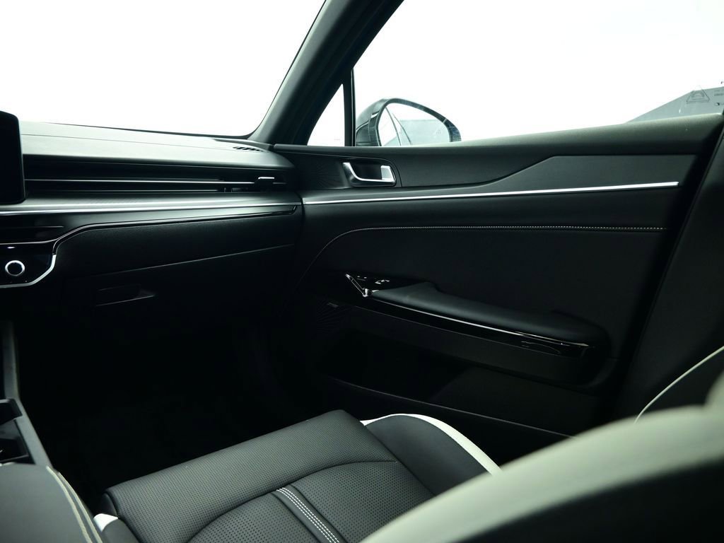 Used 2025 Kia K5 GT-Line w/ GT-Line Premium Package image 43