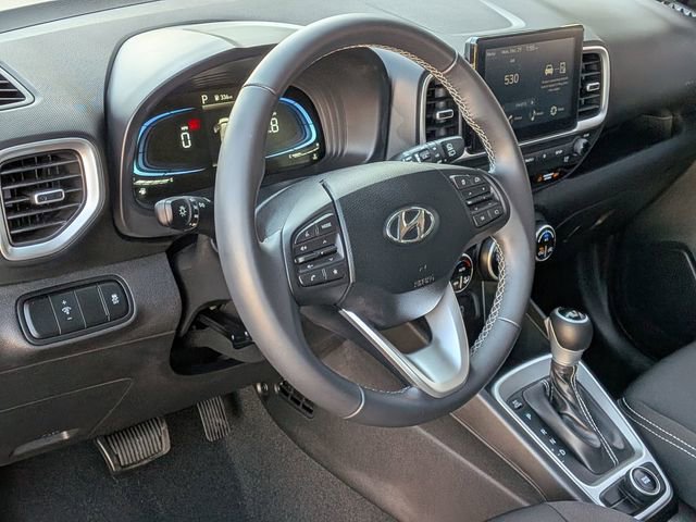 Used 2025 Hyundai Venue SEL image 14