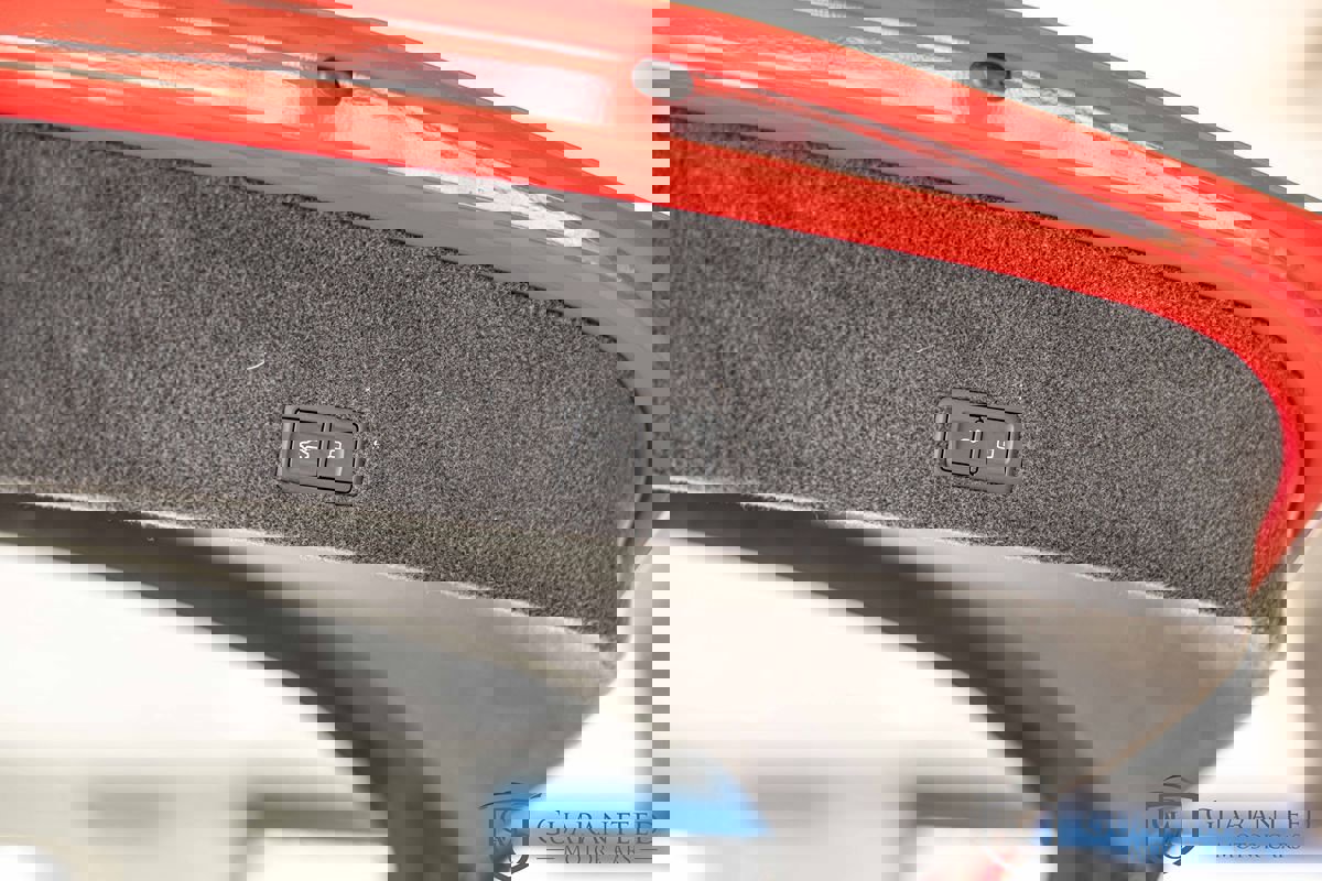 Used 2020 Lamborghini Urus image 16