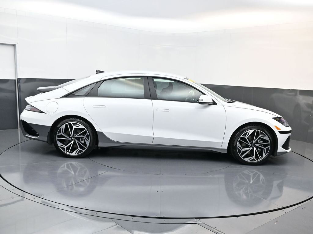Used 2024 Hyundai Ioniq 6 SEL image 2