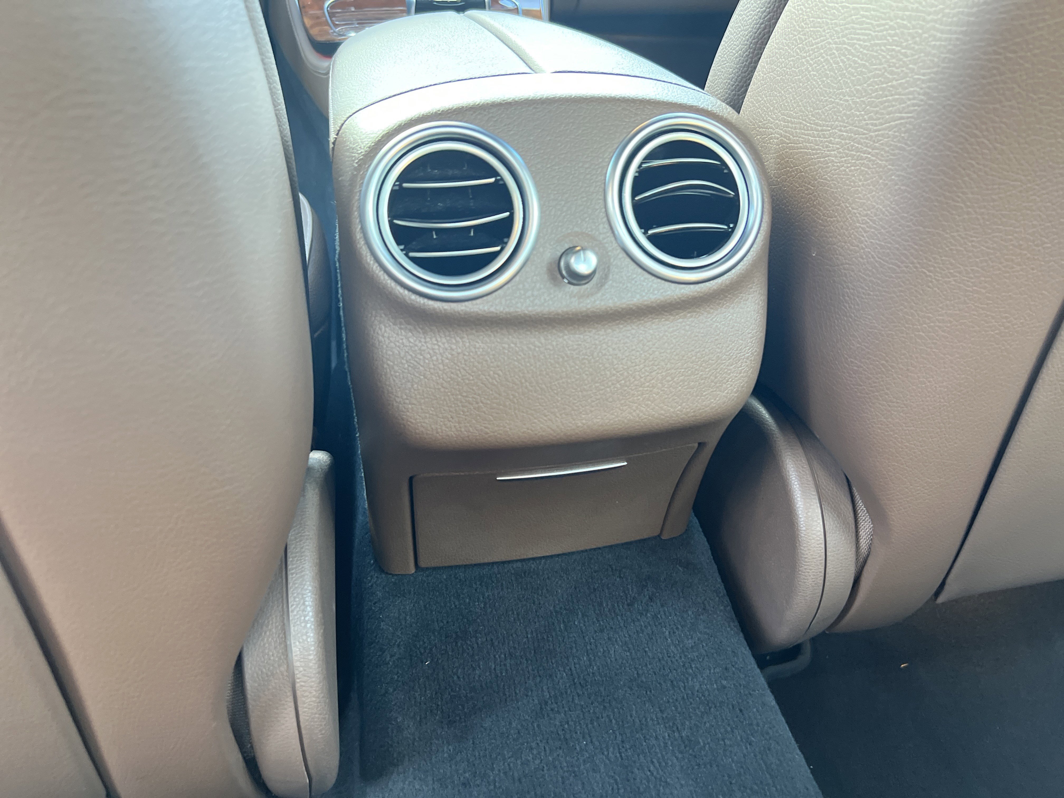 Used 2020 Mercedes-Benz E 350 4MATIC Sedan image 40