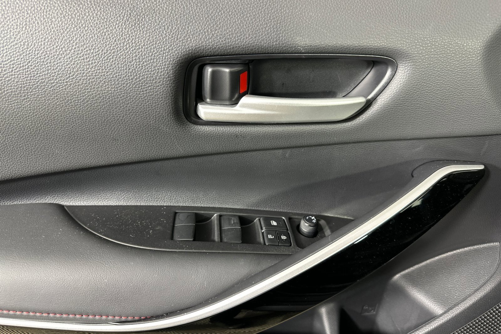 Used 2023 Toyota Corolla XSE w/ Carpet Mat Package (TMS) image 10