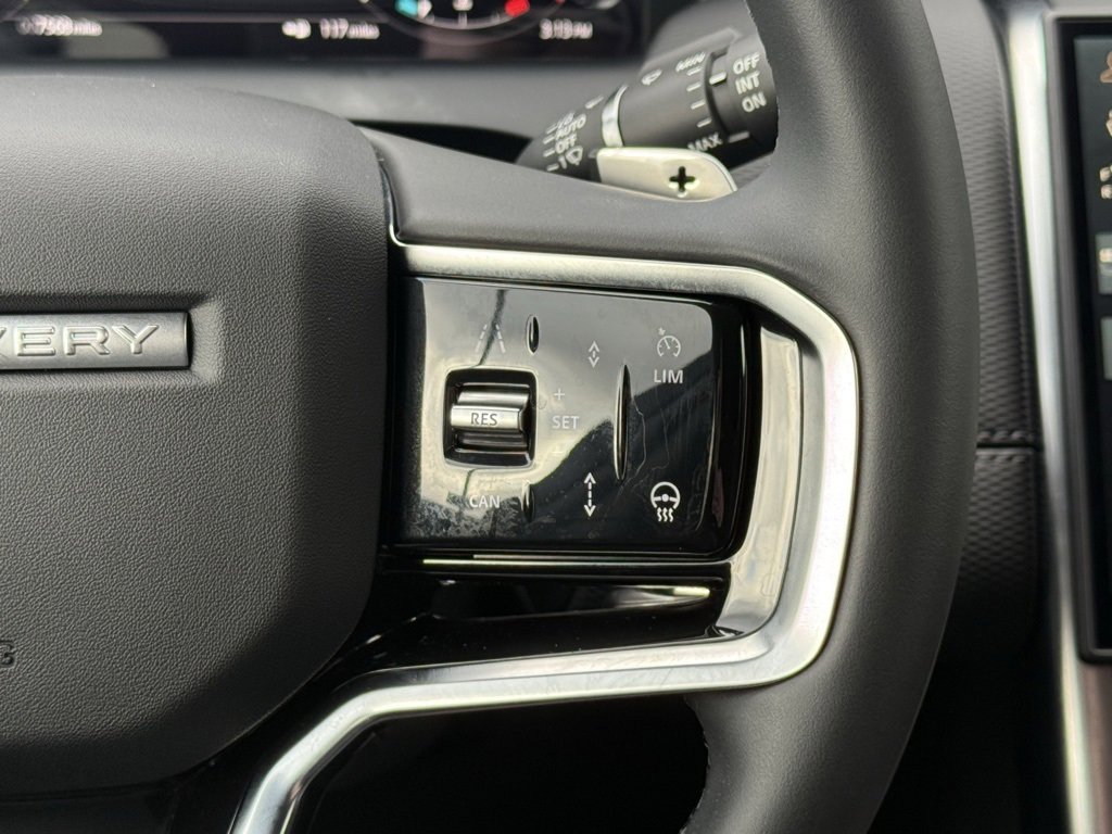 Certified 2025 Land Rover Discovery Sport Dynamic SE image 19