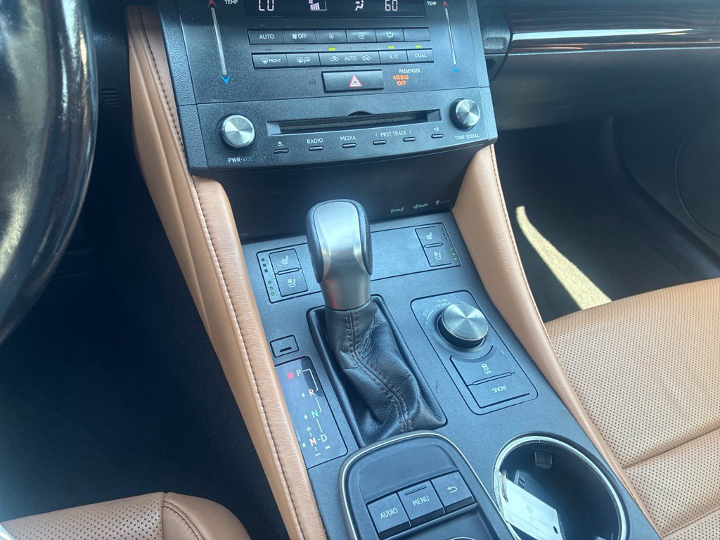 Used 2016 Lexus RC 200t w/ Premium Package RWD image 32