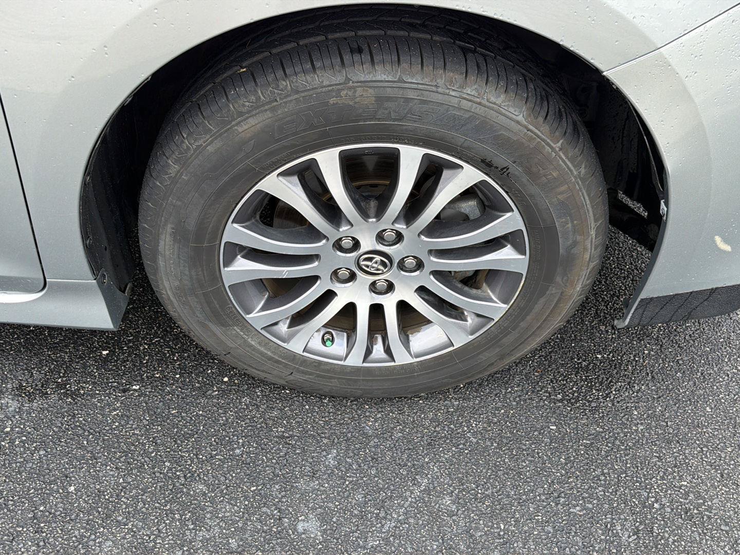 Used 2019 Toyota Sienna XLE Premium FWD image 38