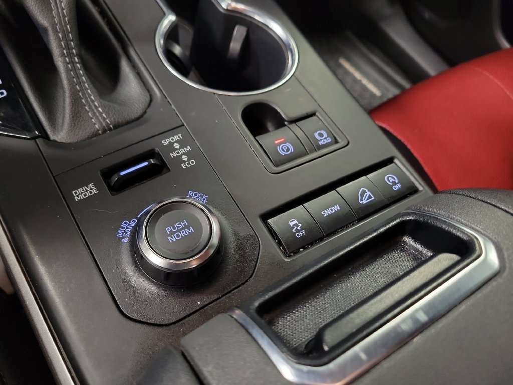 Used 2022 Toyota Highlander XSE AWD/4WD image 19