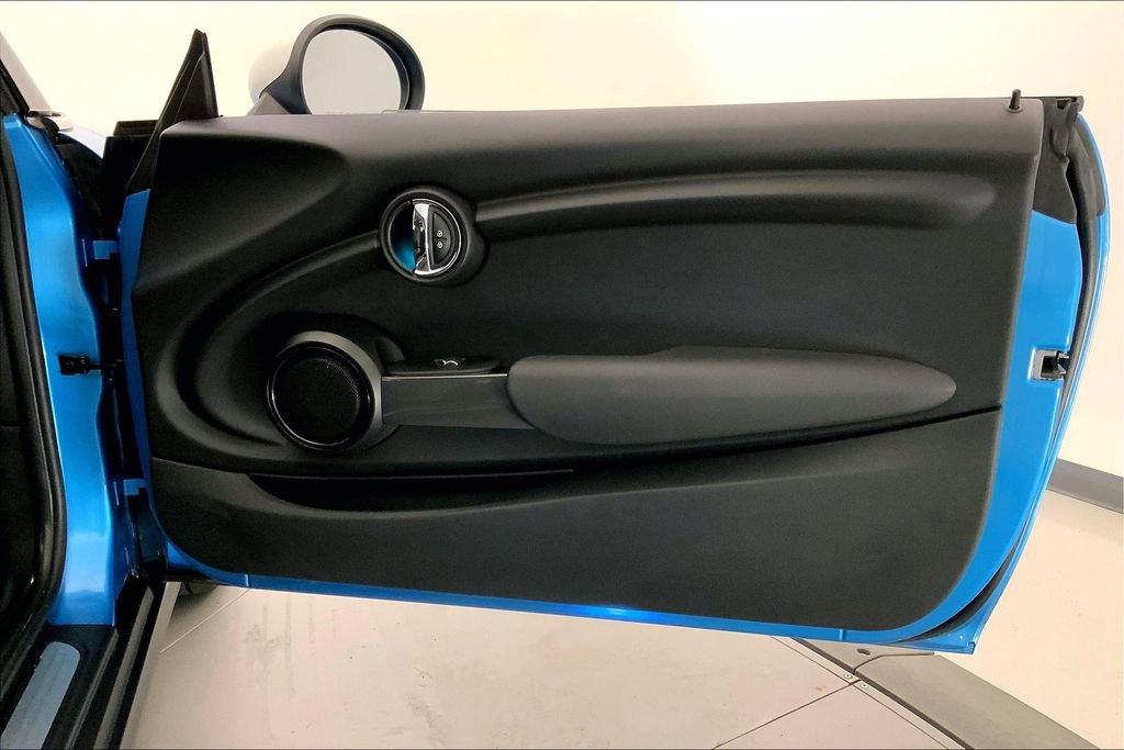 Used 2016 MINI Cooper 2-Door Hardtop image 24