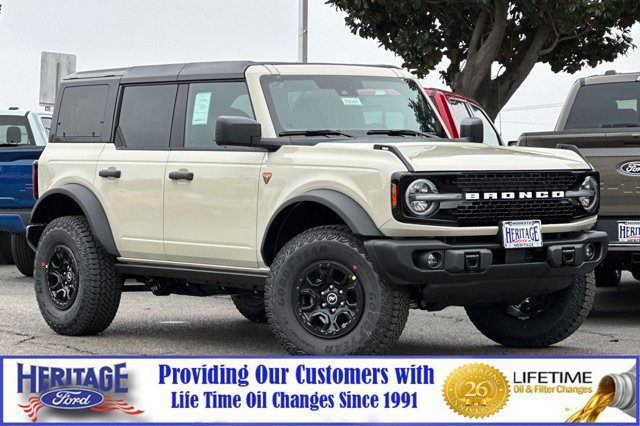 New 2025 Ford Bronco Badlands w/ Sasquatch Package image 1