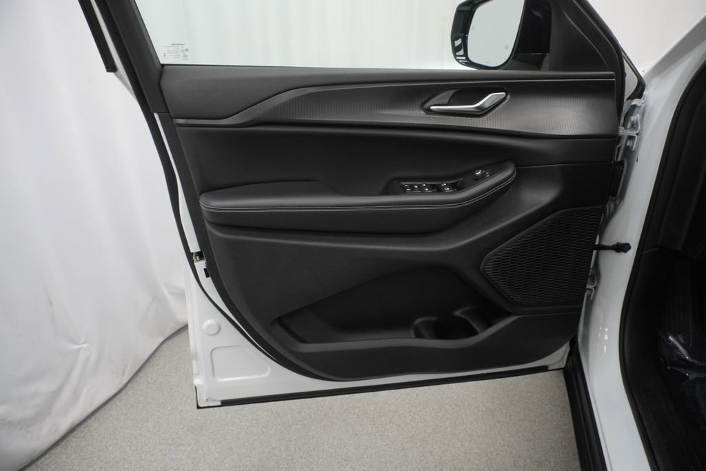 Certified 2023 Jeep Grand Cherokee L Laredo image 42