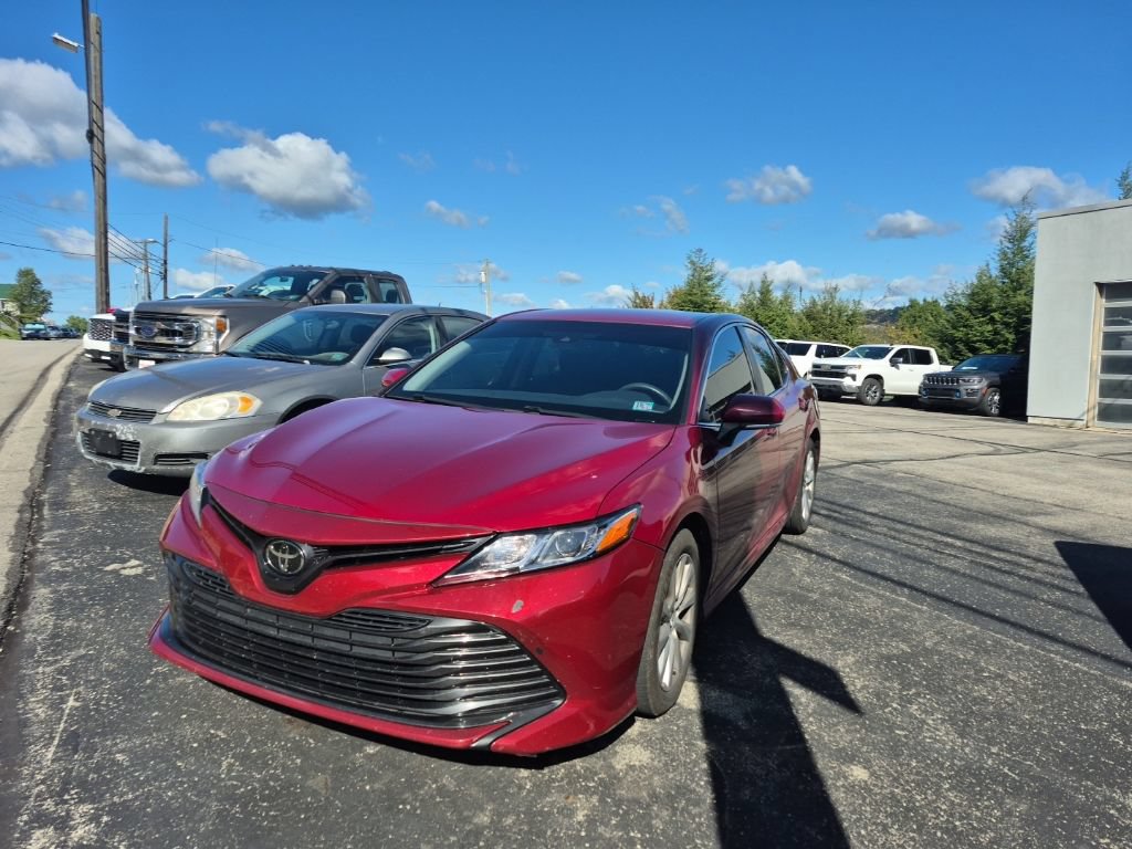 Used 2018 Toyota Camry LE w/ Convenience Package FWD image 3