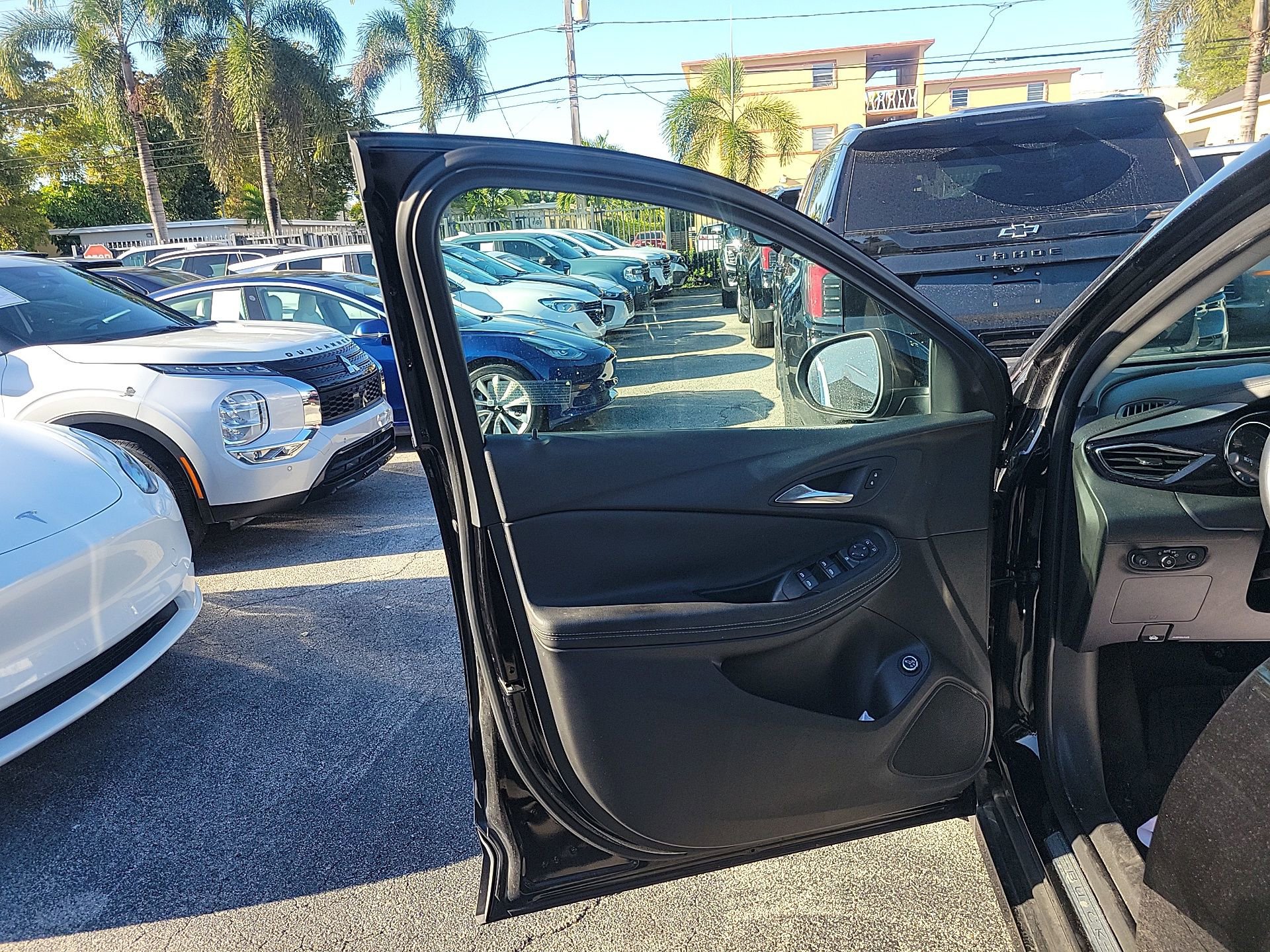 Used 2023 Buick Encore GX Select w/ Sport Touring Package image 22