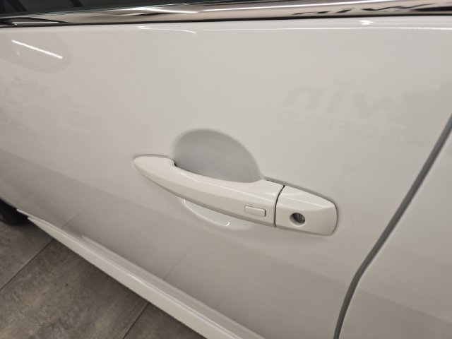 Used 2025 Nissan Sentra SR FWD image 18