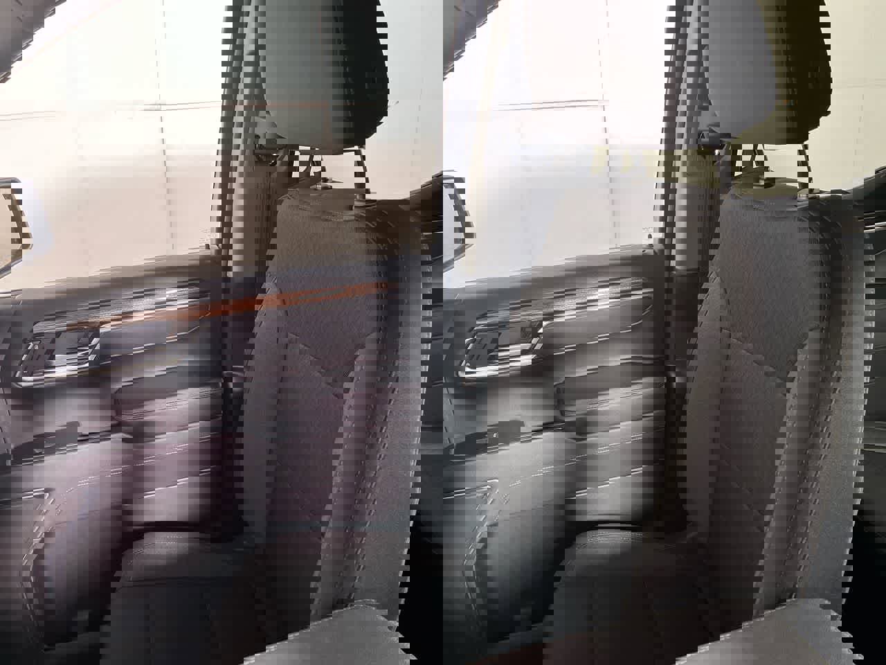 Used 2025 Chevrolet Silverado 1500 LT image 26