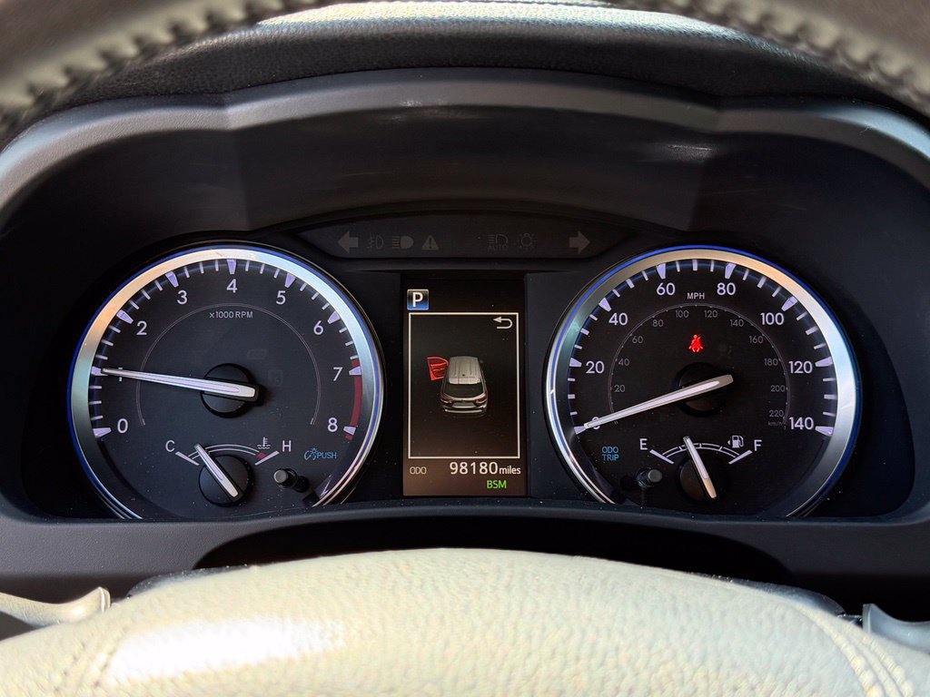 Used 2019 Toyota Highlander SE FWD image 18