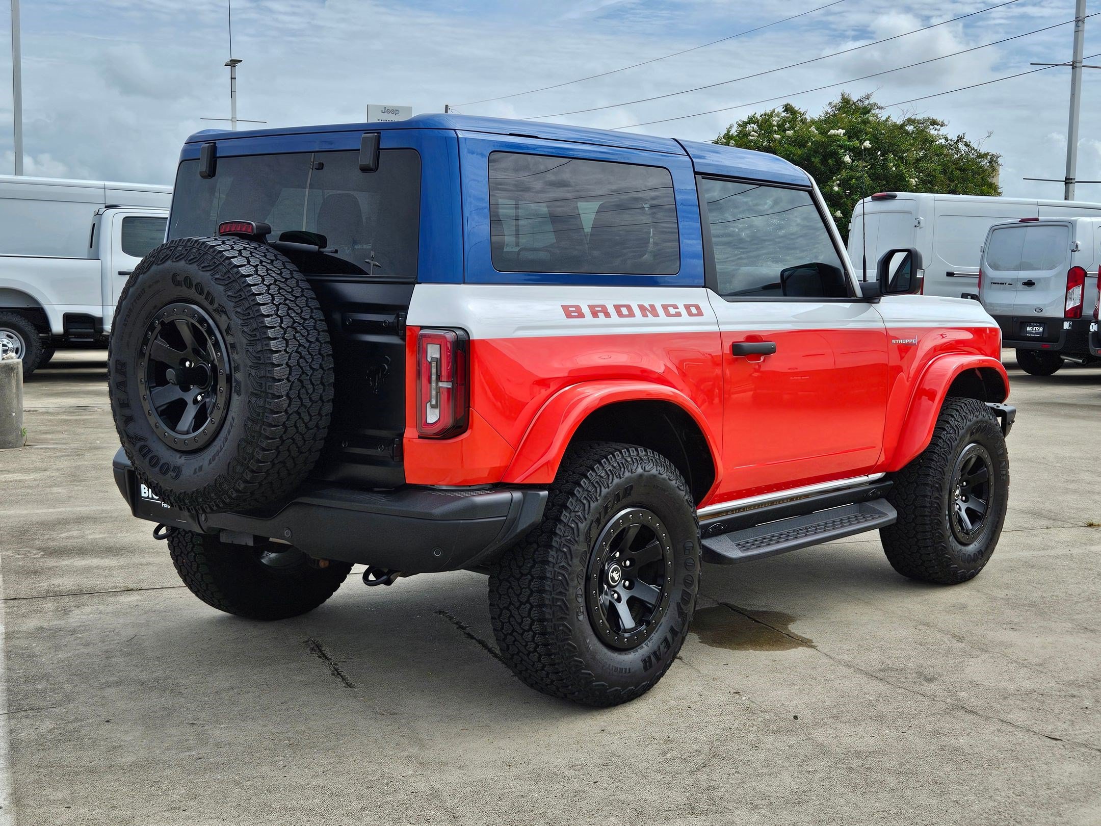 Used 2025 Ford Bronco Stroppe Edition AWD/4WD image 3