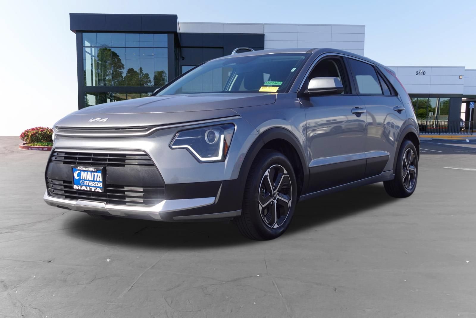 Used 2025 Kia Niro LX FWD image 7