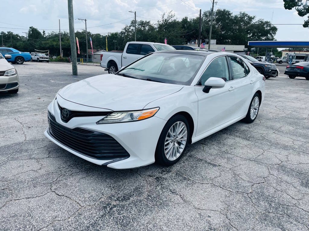 Used 2019 Toyota Camry XLE FWD image 4
