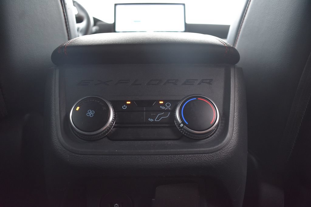 Used 2025 Ford Explorer ST-Line AWD/4WD image 30