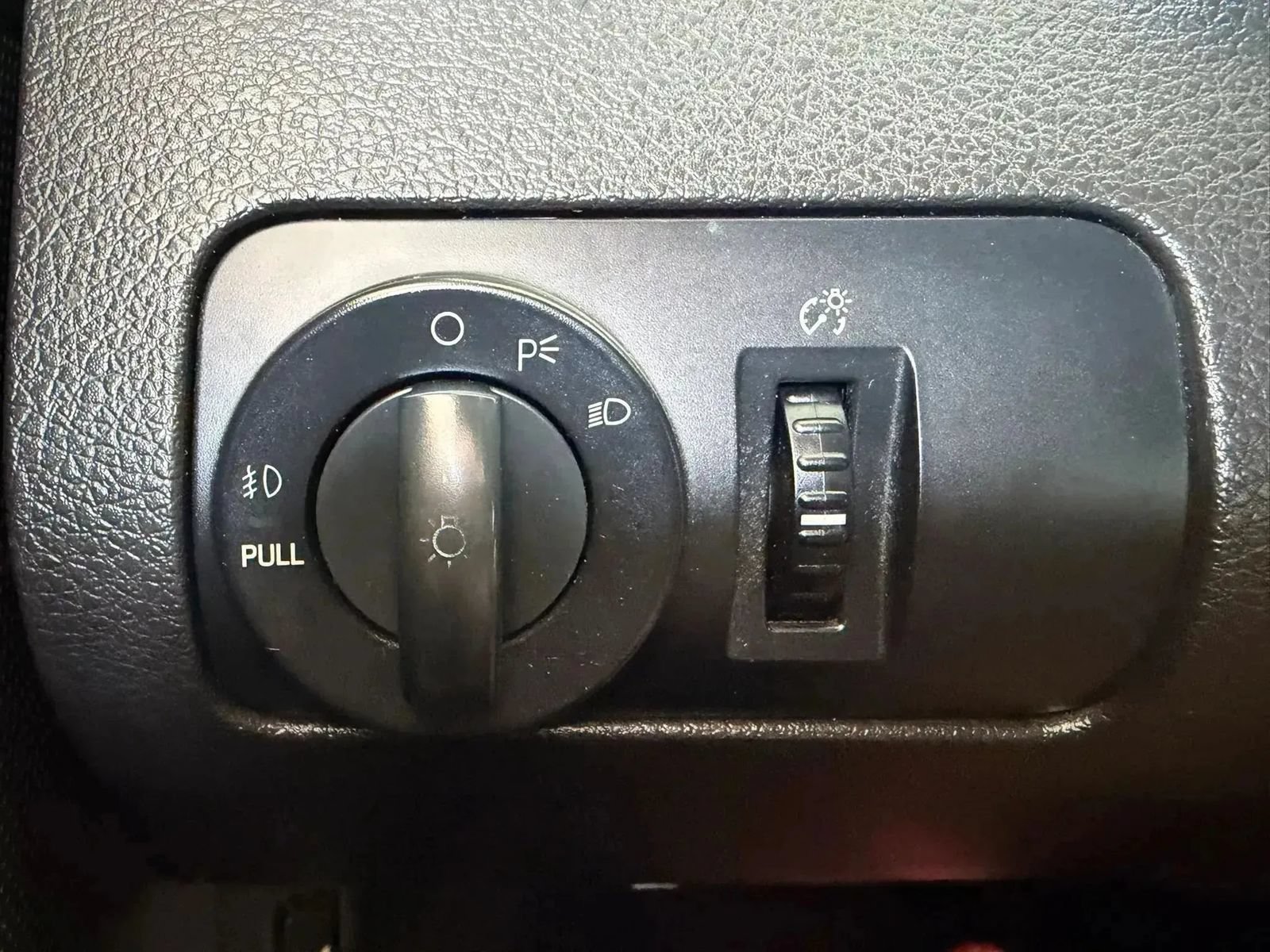 Used 2008 Ford Mustang GT Premium RWD image 26